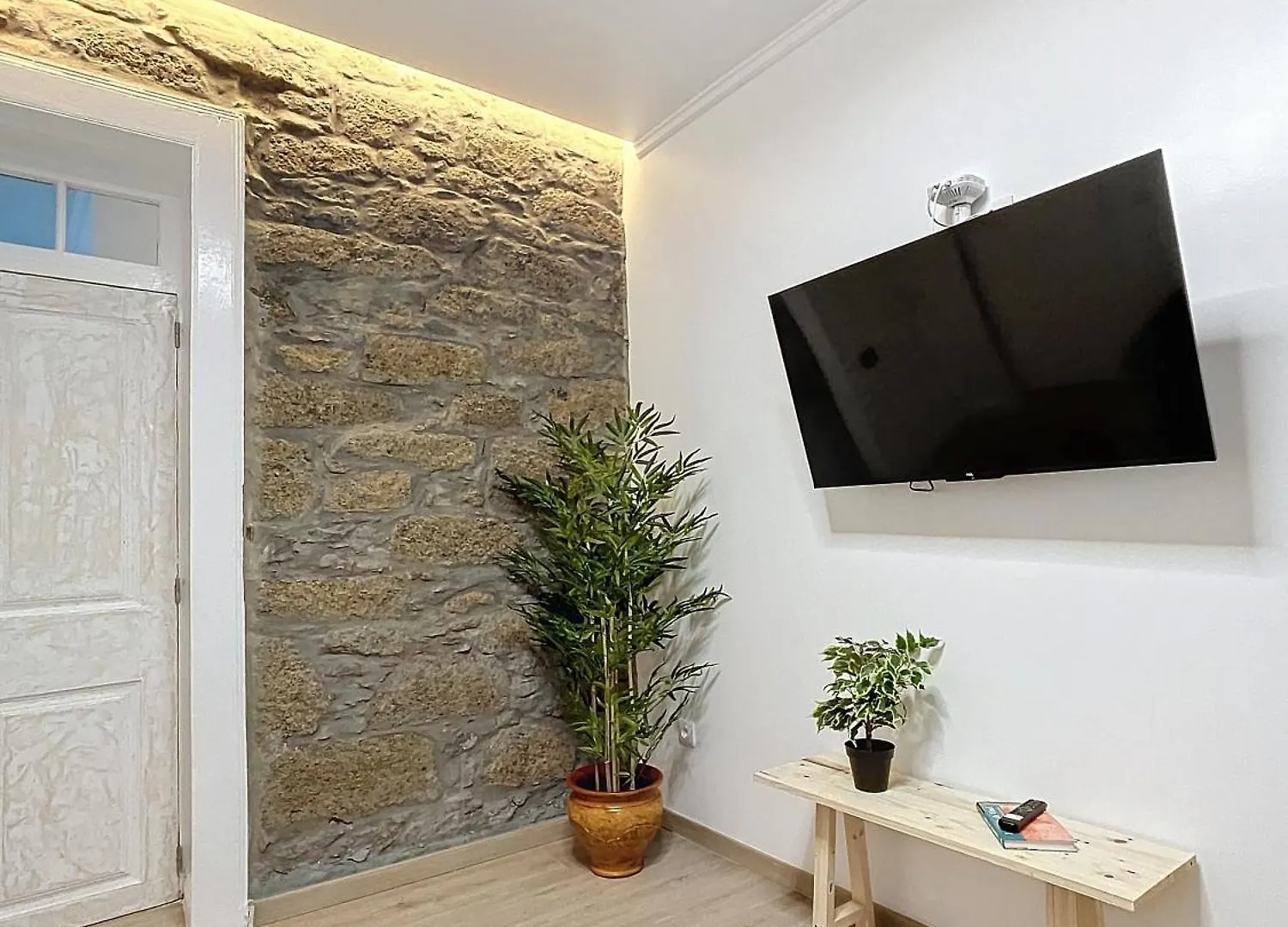 Homestay Figueirinha - Family Room Campanario