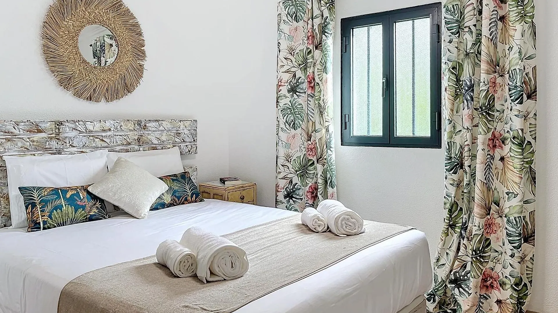Homestay Figueirinha - Family Room Campanario Portugal